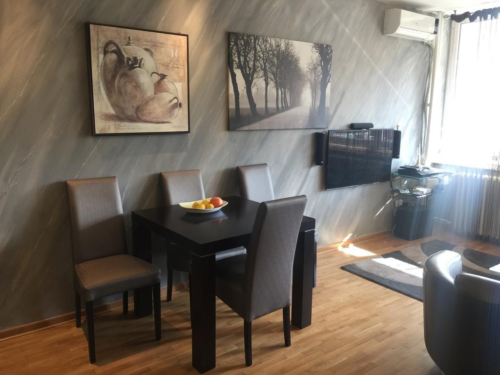 Lovely Apartment เบลเกรด ภายนอก รูปภาพ
