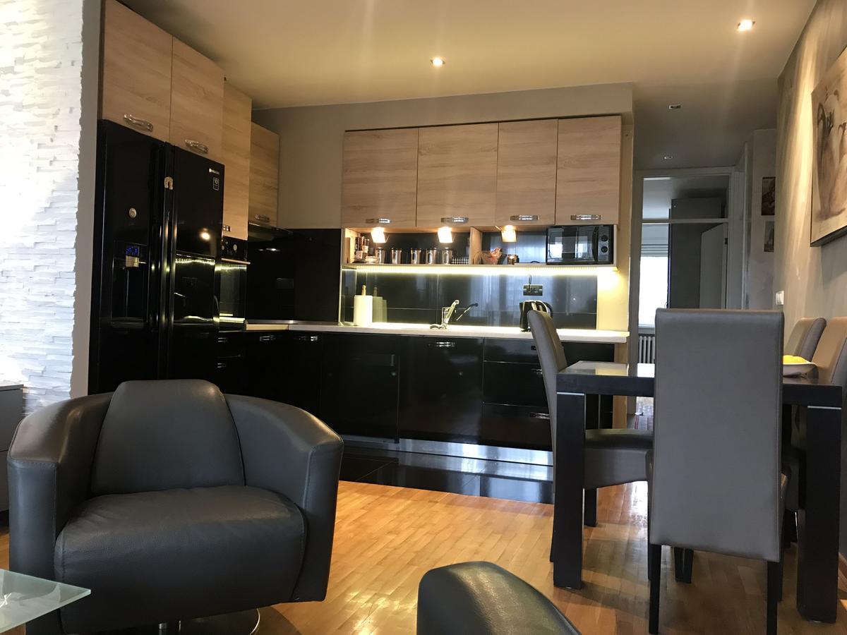 Lovely Apartment เบลเกรด ภายนอก รูปภาพ